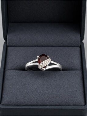 925 Sterling Silver Garnet Diamond Accent Ring Size 8 Pear Red Gemstone